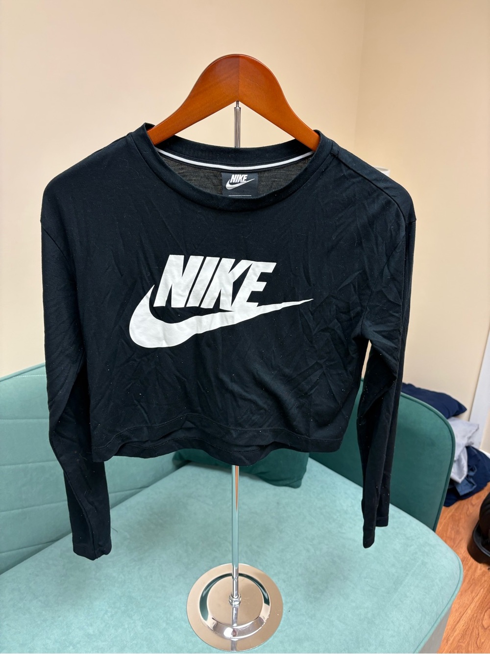 Nike Black Long-Sleeve Cropped Logo Tee